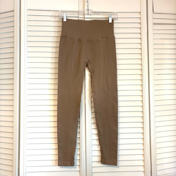 Zyia Taupe Firm & Free Seamless Legging 7/8 Length Size XS - Picture 4 of 7